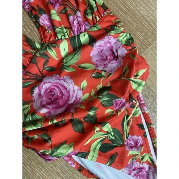 NWT ZARA Womens Bodysuit Size Small Red Floral Stretch Deep V Neck Sleeveless - Picture 3 of 9